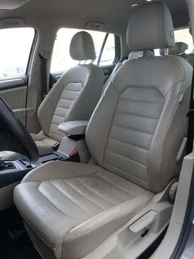 VW Golf 1.2 TSI Comfortline — Citadine fiable, entretien suivi, excellente cote — Thumbnail 11