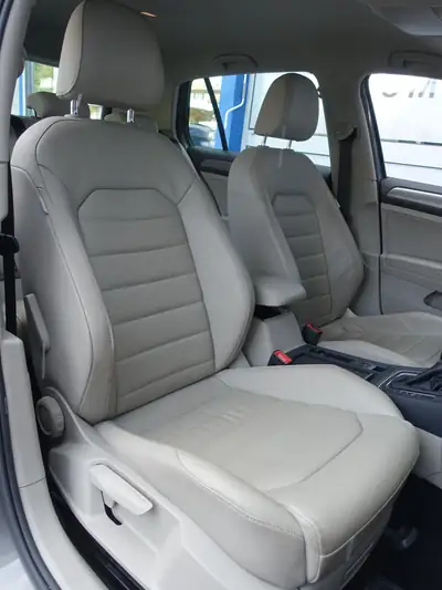VW Golf 1.2 TSI Comfortline — Citadine fiable, entretien suivi, excellente cote — Thumbnail 10