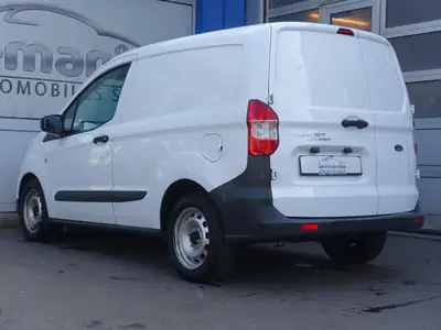 Ford Transit Courier Van 1.0 EcoBoost — Utilitaire compact, faible consommation et fiable — dashboard