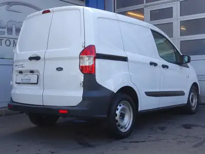 Ford Transit Courier Van 1.0 EcoBoost — Utilitaire compact, faible consommation et fiable — interior