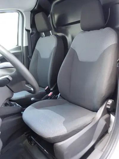 Ford Transit Courier Van 1.0 EcoBoost — Utilitaire compact, faible consommation et fiable — Thumbnail 9