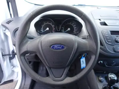 Ford Transit Courier Van 1.0 EcoBoost — Utilitaire compact, faible consommation et fiable — Thumbnail 11
