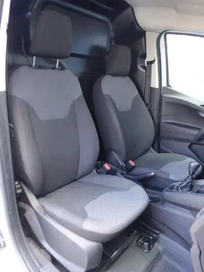 Ford Transit Courier Van 1.0 EcoBoost — Utilitaire compact, faible consommation et fiable — Thumbnail 10