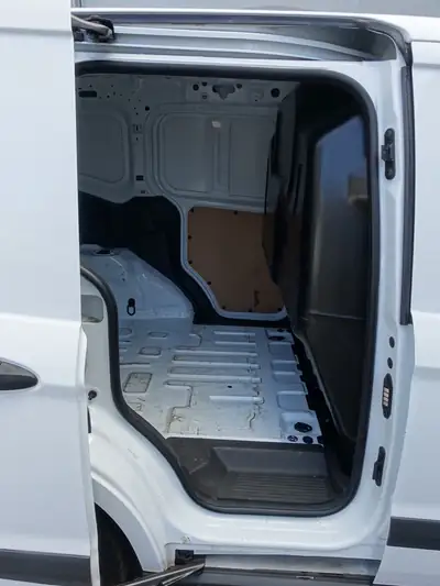 Ford Transit Courier Van 1.0 EcoBoost — Utilitaire compact, faible consommation et fiable — Thumbnail 15