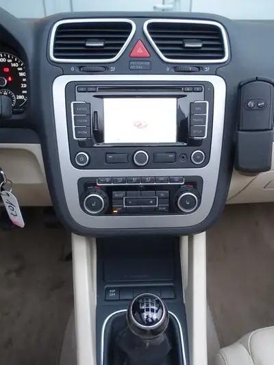 VW Eos 1.4 TSI — Cabriolet élégant, motorisation performante et consommation maîtrisée — Thumbnail 15