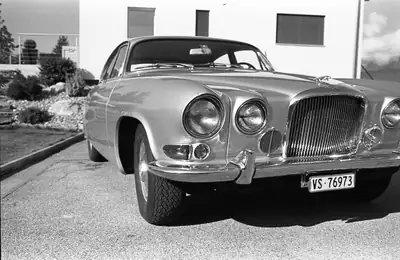 Jaguar MK X 3.8 Litre — Berline de prestige 1963, matching numbers certifiés — vue extérieure