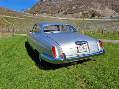 Jaguar MK X 3.8 Litre — Berline de prestige 1963, matching numbers certifiés — tableau de bord
