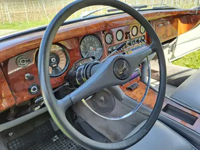 Jaguar MK X 3.8 Litre — Berline de prestige 1963, matching numbers certifiés — Miniature 7