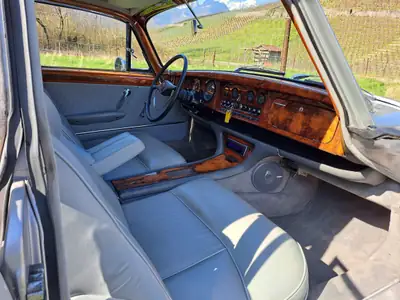 Jaguar MK X 3.8 Litre — Berline de prestige 1963, matching numbers certifiés — Miniature 8