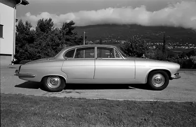 Jaguar MK X 3.8 Litre — Berline de prestige 1963, matching numbers certifiés — Miniature 15