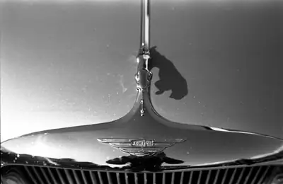 Jaguar MK X 3.8 Litre — Berline de prestige 1963, matching numbers certifiés — Miniature 14