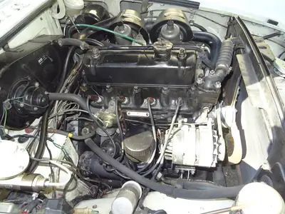 MG MGB GT 1973 — Coupé britannique classique, moteur 1.8L, histoire garantie — interni