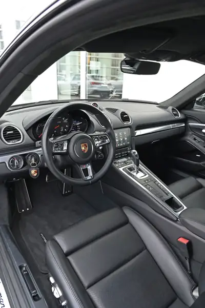 Porsche 718 Cayman GTS 4.0 — 400 ch purs, moteur atmosphérique légendaire — Thumbnail 11