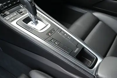 Porsche 718 Cayman GTS 4.0 — 400 ch purs, moteur atmosphérique légendaire — Thumbnail 19
