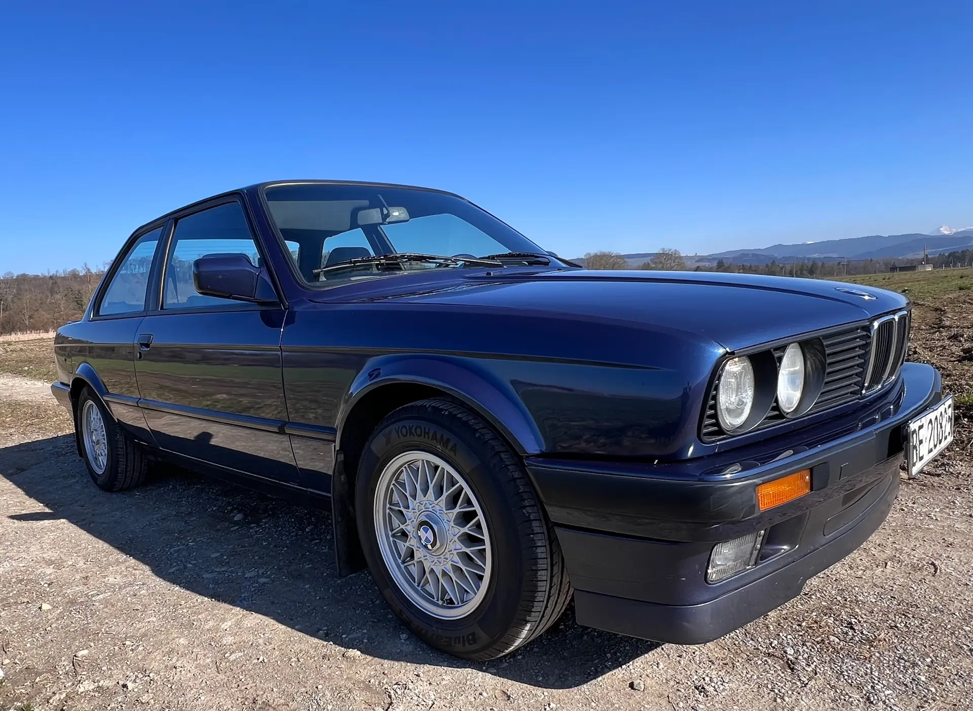 BMW 318iS 1991 — Coupé sportif classique, 2 portes authentique — Außenansicht