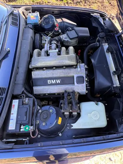 BMW 318iS 1991 — Coupé sportif classique, 2 portes authentique — dettaglio