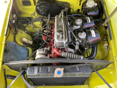 MG MGB Cabriolet 1974 — Classique britannique jaune, moteur 1800 cc authentique — Miniatura 9