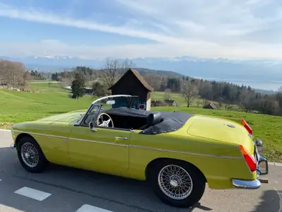 MG MGB Cabriolet 1974 — Classique britannique jaune, moteur 1800 cc authentique — Miniatura 14