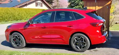 Ford Kuga 2.5 FHEV ST-Line X 4WD — SUV hybride essence, seulement 16'000 km — interior