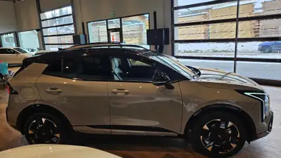Kia Sportage 1.6T-GDi PHEV GT-Line 4x4 — Hybride rechargeable performant, ultra-faible kilométrage — Thumbnail 7