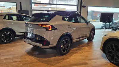 Kia Sportage 1.6T-GDi PHEV GT-Line 4x4 — Hybride rechargeable performant, ultra-faible kilométrage — Thumbnail 9