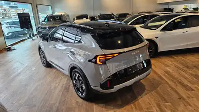Kia Sportage 1.6T-GDi PHEV GT-Line 4x4 — Hybride rechargeable performant, ultra-faible kilométrage — Thumbnail 14