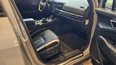 Kia Sportage 1.6T-GDi PHEV GT-Line 4x4 — Hybride rechargeable performant, ultra-faible kilométrage — Thumbnail 18
