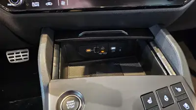 Kia Sportage 1.6T-GDi PHEV GT-Line 4x4 — Hybride rechargeable performant, ultra-faible kilométrage — Thumbnail 29