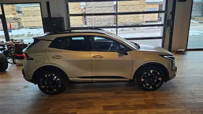 Kia Sportage 1.6T-GDi PHEV GT-Line 4x4 — SUV rechargeable 2026, 20 km seulement — Thumbnail 8