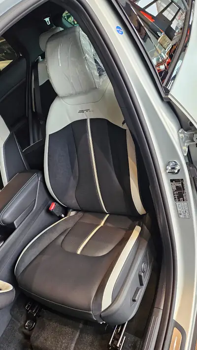 Kia Sportage 1.6T-GDi PHEV GT-Line 4x4 — SUV rechargeable 2026, 20 km seulement — Thumbnail 27