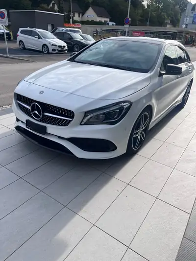 Mercedes-Benz CLA 250 Shooting Brake AMG Line 4Matic — Break dynamique, traction intégrale, faible kilométrage — vista posteriore