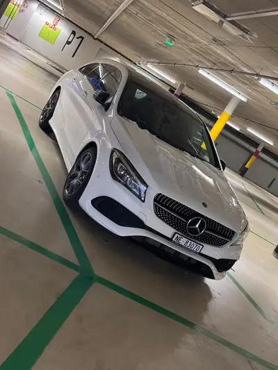 Mercedes-Benz CLA 250 Shooting Brake AMG Line 4Matic — Break dynamique, traction intégrale, faible kilométrage — Miniatura 7