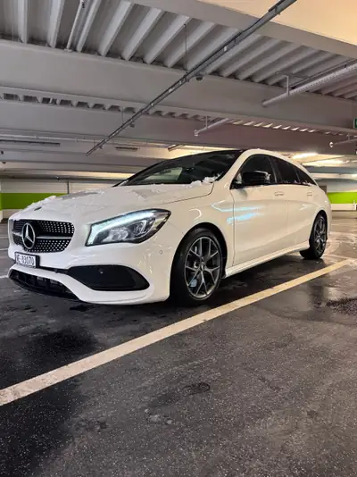 Mercedes-Benz CLA 250 Shooting Brake AMG Line 4Matic — Break dynamique, traction intégrale, faible kilométrage — Miniatura 9