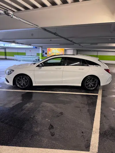 Mercedes-Benz CLA 250 Shooting Brake AMG Line 4Matic — Break dynamique, traction intégrale, faible kilométrage — Miniatura 10