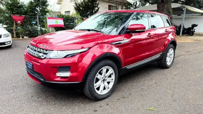 Range Rover Evoque 2.2 TD4 Dynamic — SUV compact premium, diesel économe et sûr — Heckansicht