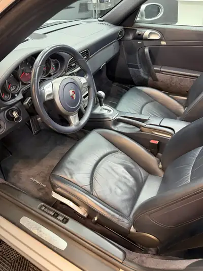 Porsche 911 Carrera 4 Targa — Cabriolet légendaire 2006, 325 ch, entretien premium — detail