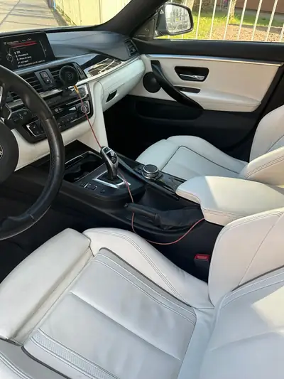 BMW 435i xDrive M Sport — Coupé dynamique, cuir blanc INDIVIDUAL, 175 000 km — tableau de bord