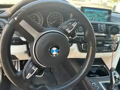 BMW 435i xDrive M Sport — Coupé dynamique, cuir blanc INDIVIDUAL, 175 000 km — intérieur