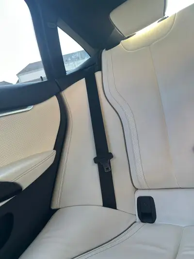 BMW 435i xDrive M Sport — Coupé dynamique, cuir blanc INDIVIDUAL, 175 000 km — Miniature 9