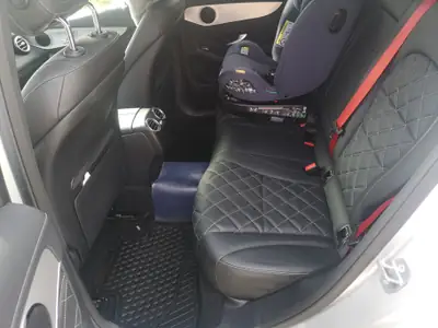 Mercedes-Benz GLC 43 AMG 4Matic — Performance et élégance, équipement complet — Miniatur 9