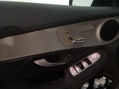 Mercedes-Benz GLC 43 AMG 4Matic — Performance et élégance, équipement complet — Miniatur 10