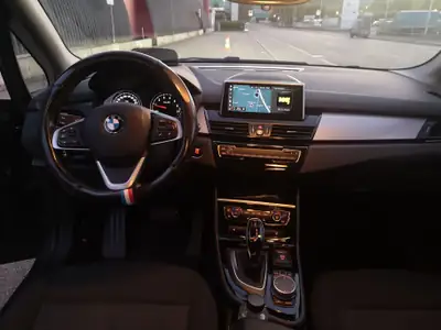 BMW 218 Active Tourer 218i — Monospace familial M Sport, entretien BMW complet — Thumbnail 8