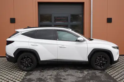 Hyundai Tucson 1.6 TGDI HEV Amplia 4WD — SUV hybride essence, 8 roues, seulement 138 500 km — interni