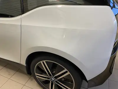 BMW i3s (94Ah) Range Extender — Électrique avec moteur thermique de secours, design urbain primé — interior