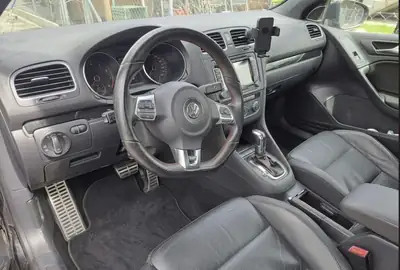 VW Golf GTI Cabriolet 2.0 TSI — Moteur neuf, cabriolet sportif iconique — Innenraum