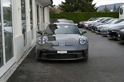 Porsche 911 GT3 Touring PDK — Sportive légendaire, 19 500 km seulement — side view
