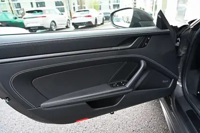 Porsche 911 GT3 Touring PDK — Sportive légendaire, 19 500 km seulement — Thumbnail 15