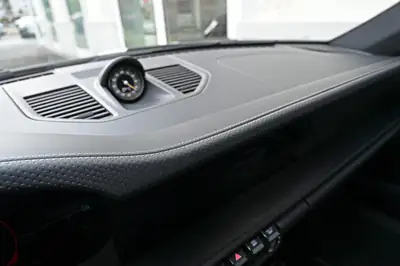Porsche 911 GT3 Touring PDK — Sportive légendaire, 19 500 km seulement — Thumbnail 23