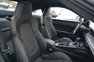 Porsche 911 GT3 Touring PDK — Sportive légendaire, 19 500 km seulement — Thumbnail 24