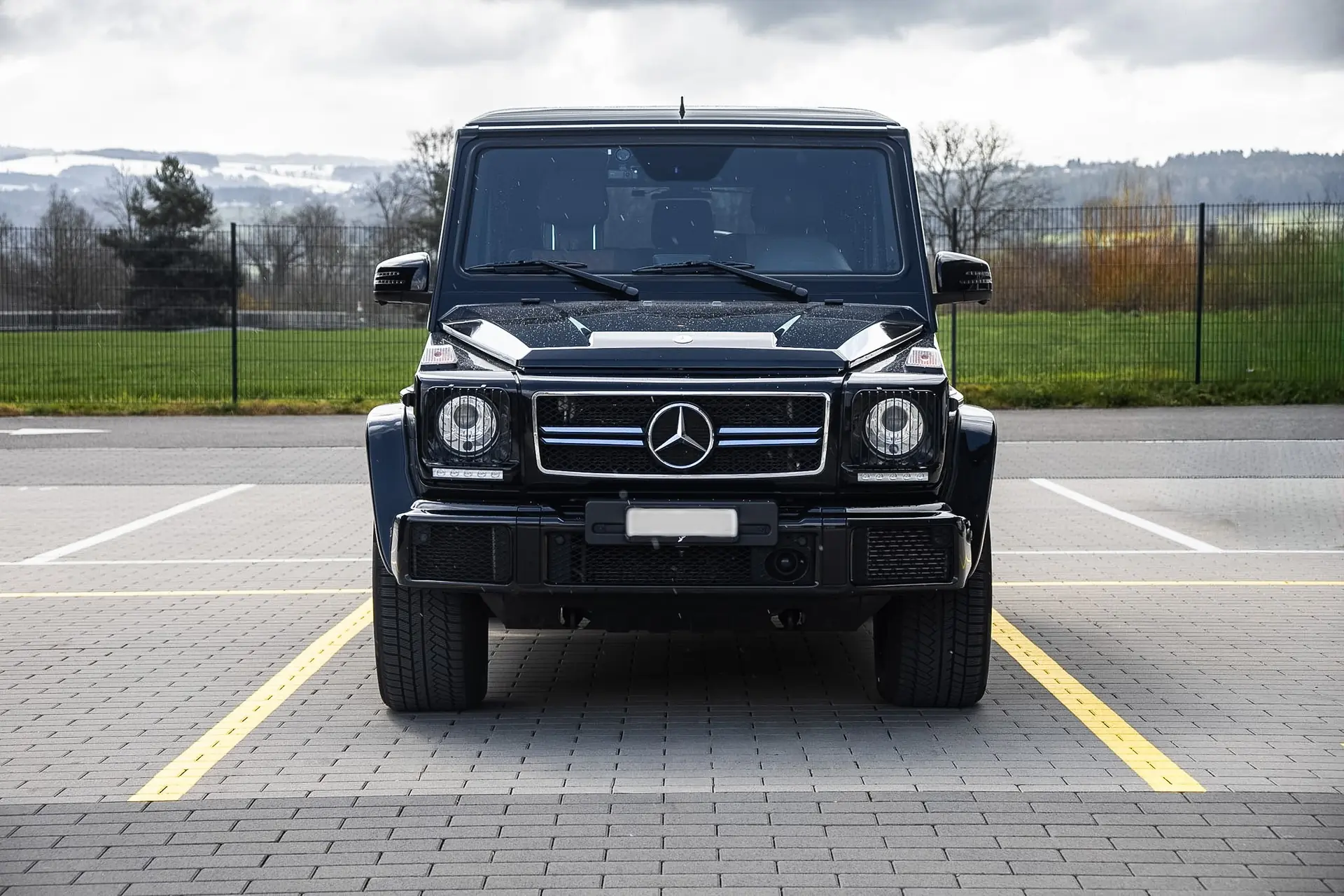 Mercedes-Benz G 500 — Le SUV légendaire avec 421 ch, toit panoramique et technologie premium